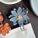 Load image into Gallery viewer, Daisy pin bookmark 💙
