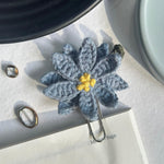 Load image into Gallery viewer, Daisy pin bookmark 💙
