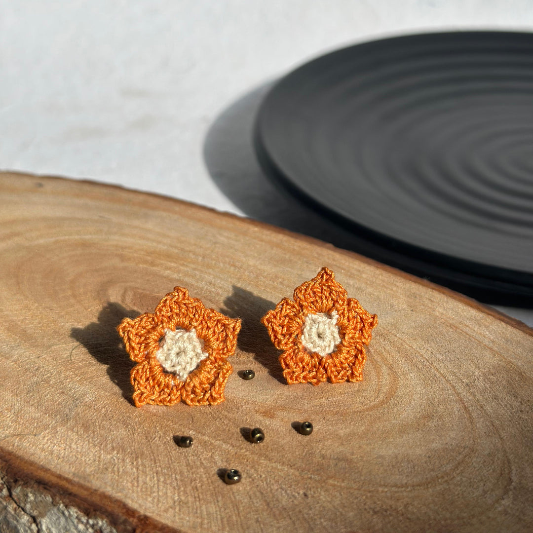 Serae studs 🧡