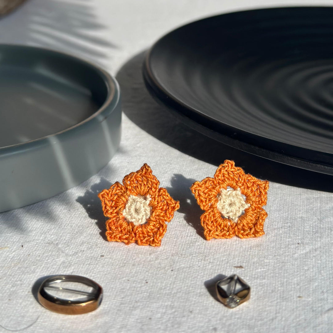 Serae studs 🧡