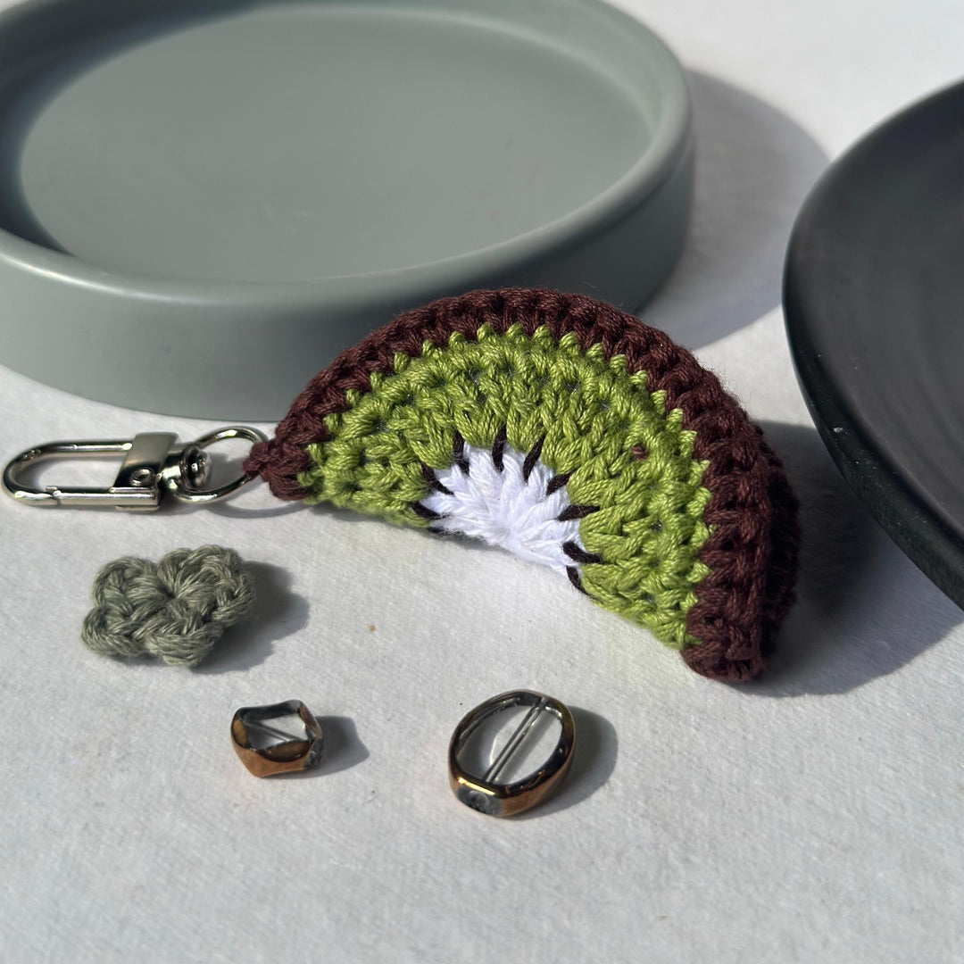 Kiwi keychain 💚