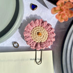 Load image into Gallery viewer, Flower pin Bookmark 🤍
