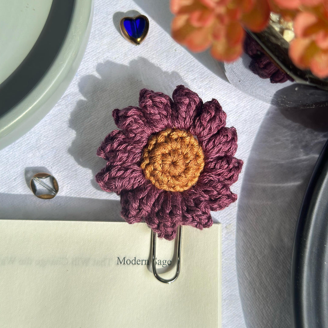 Flower pin bookmark 🌸